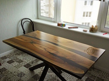 Resin table - ZenWood