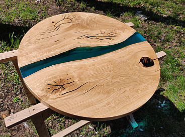 Round tabletop-river behind the oak - ZenWood