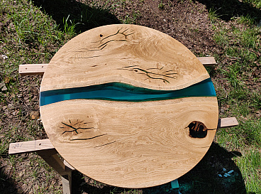 Round tabletop-river behind the oak - ZenWood