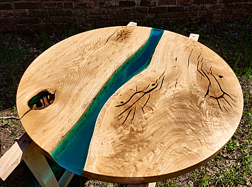 Round tabletop-river behind the oak - ZenWood