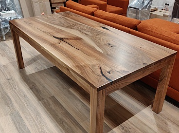 Table en noyer avec épissure incurvée de planches - ZenWood