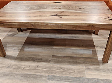 Table en noyer avec épissure incurvée de planches - ZenWood