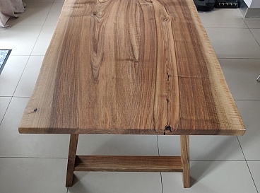 Walnut table with two spliced ​​boards on wooden supports - ZenWood