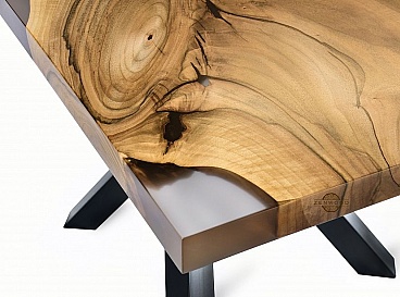 Table en noyer avec résine époxy teintée gris translucide - ZenWood